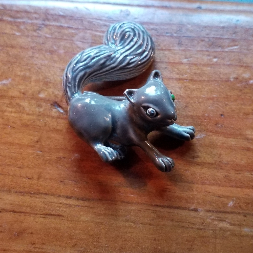 Vintage GERRY'S Metal Enamel Grey Squirrel Brooch